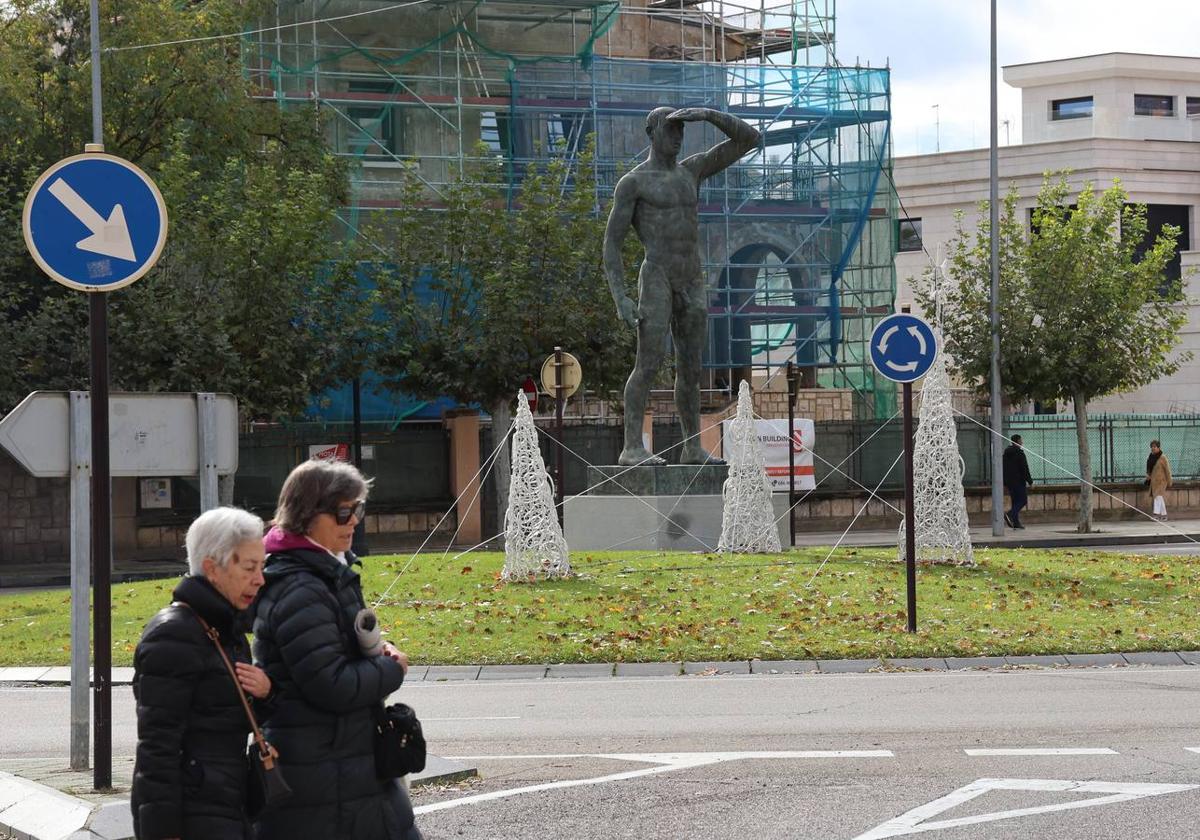 Así se preparan rotondas y rincones de Palencia para la Navidad