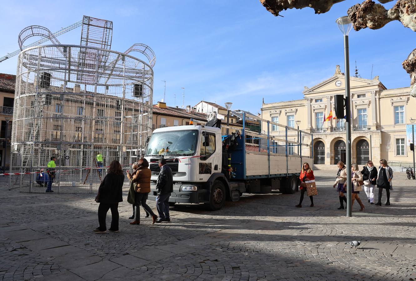 Así se preparan rotondas y rincones de Palencia para la Navidad