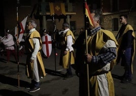 Participantes en la recreación de La Noche de las Antorchas este sábado en Villabrágima.