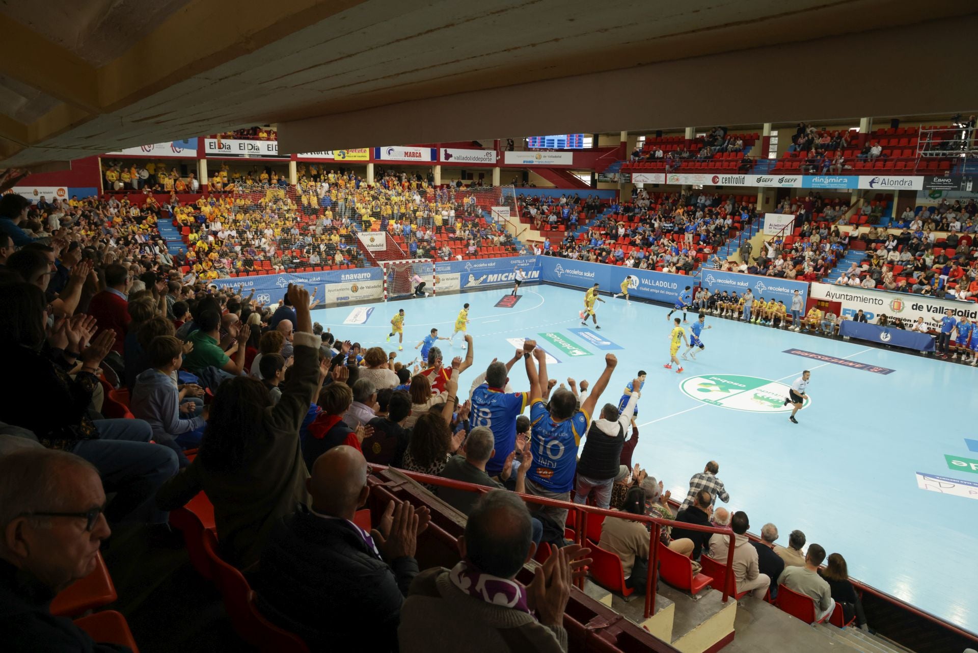 El partido del Recoletas Valladolid y el Tubos Aranda, en imágenes