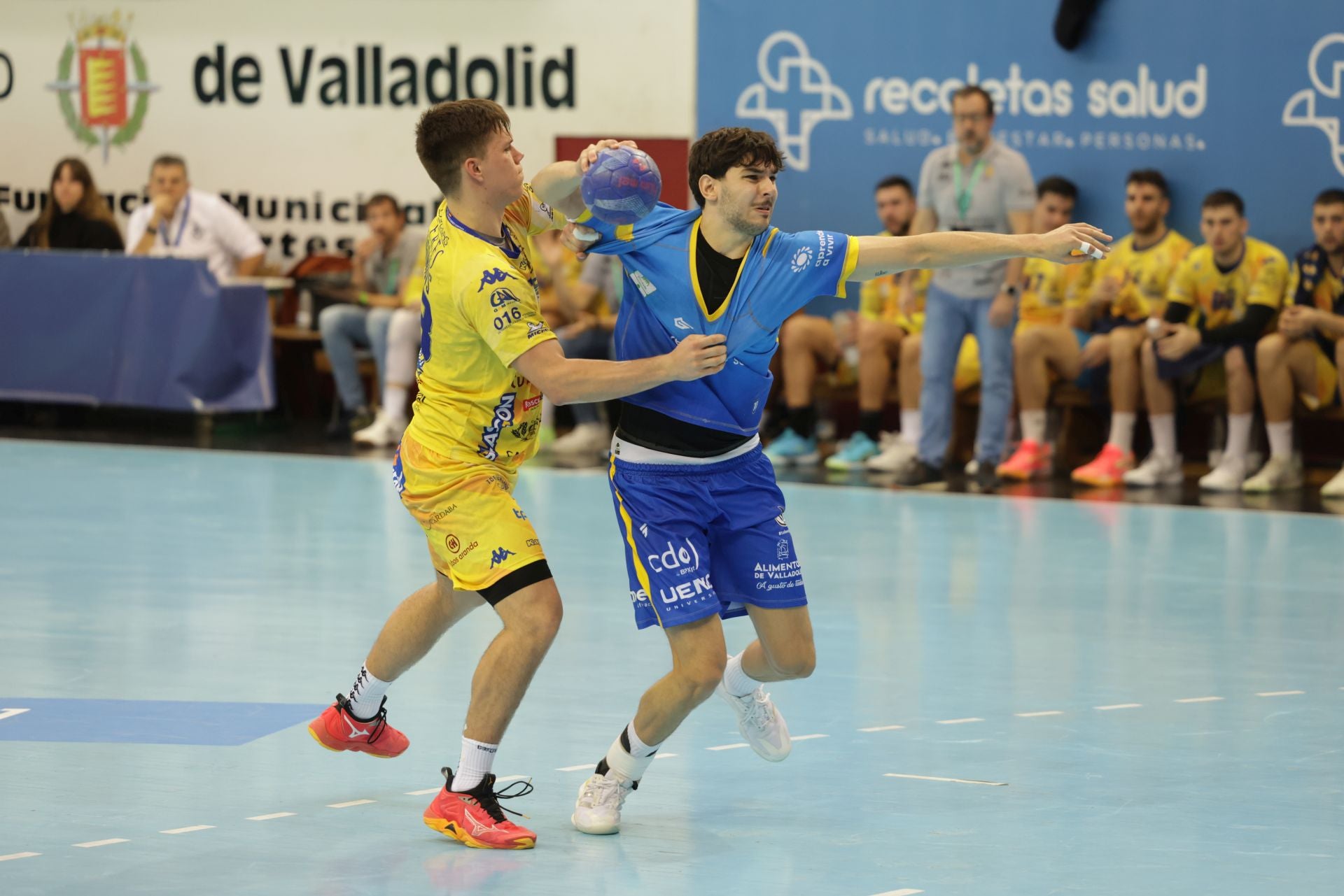 El partido del Recoletas Valladolid y el Tubos Aranda, en imágenes