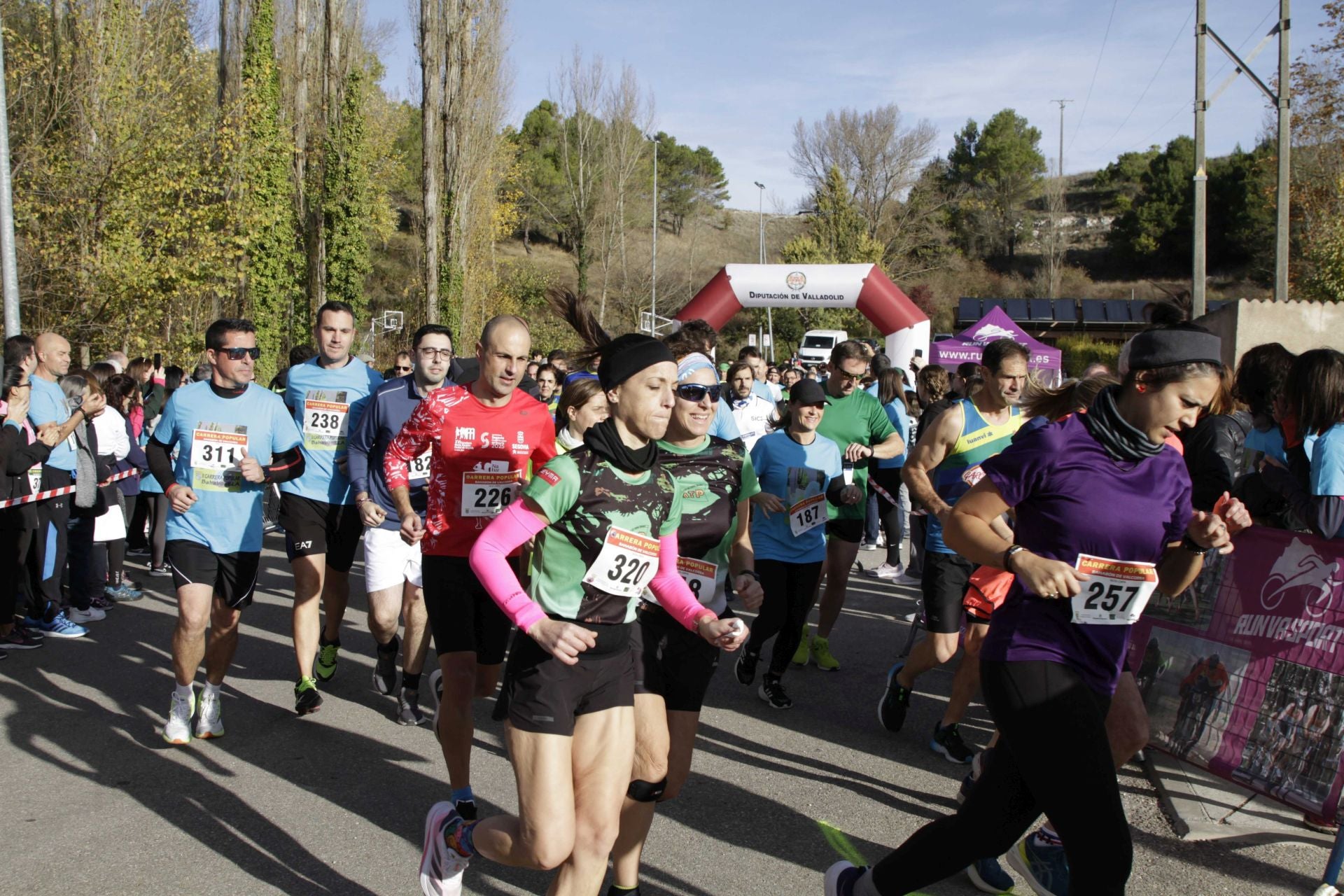 La carrera y marcha solidaria Bahabón, en imágenes