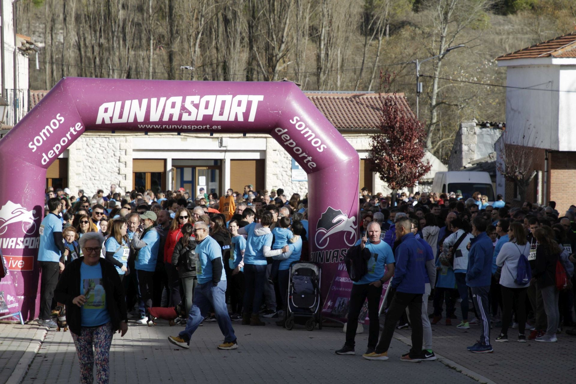 La carrera y marcha solidaria Bahabón, en imágenes