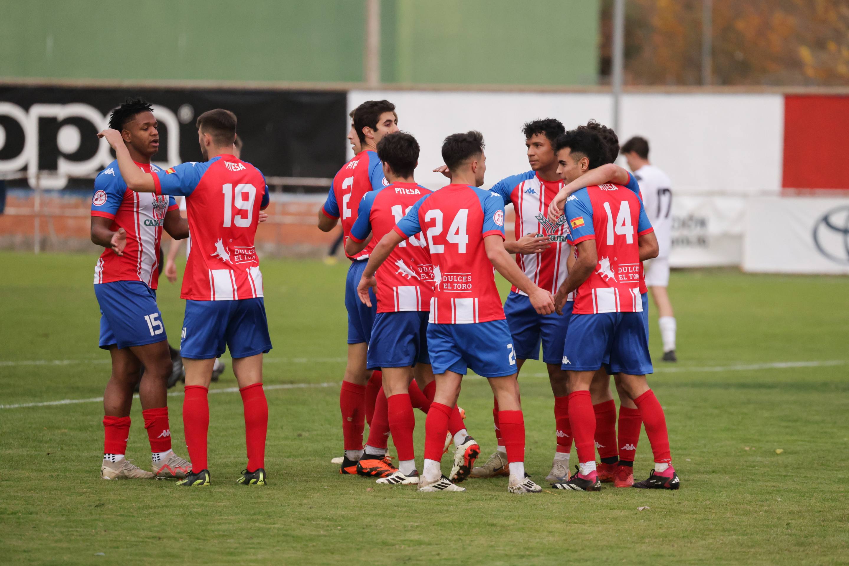 La goleada del Tordesillas al Laguna, en imágenes