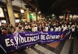 Concentración contra los asesinatos de una madre y su hija en el paseo de Zorrilla.