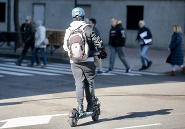 Multado por circular ebrio y cometer una infracción con un patinete eléctrico