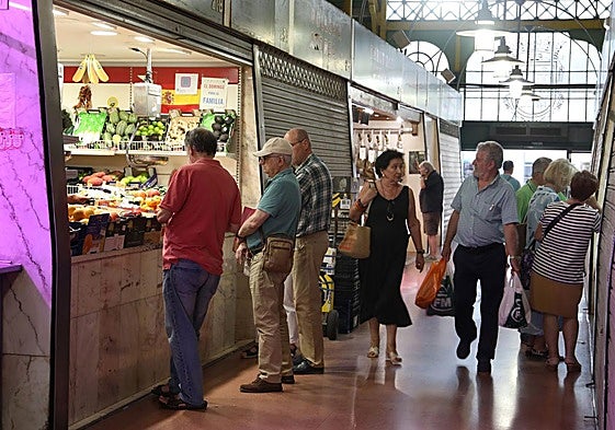 Puesto de frutas en la Plaza de Abastos.