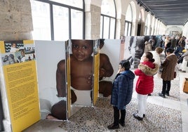 Exposición de 'La vida de Teresa', en el claustro de San Benito.