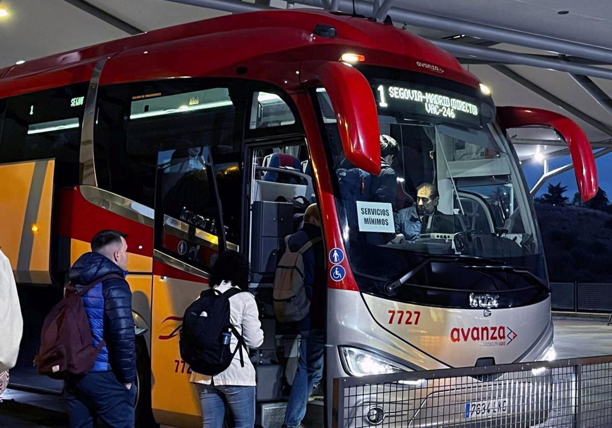 La huelga del transporte de viajeros suprime 60 expediciones con Madrid