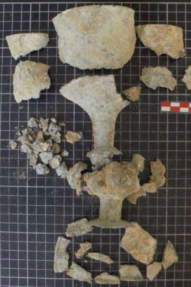 Cáliz encontrado en las excavaciones. Foto cedida por el Ayuntamiento de Tudela de Duero