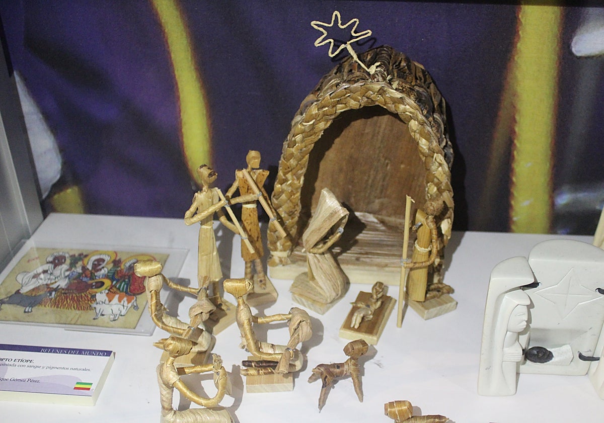 Imagen principal - Algunos de los belenes expuestos en Medina del Campo 
