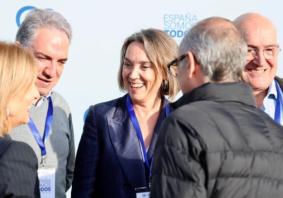 Dirigentes del PP, en el patio interior de la Feria de Valladolid.