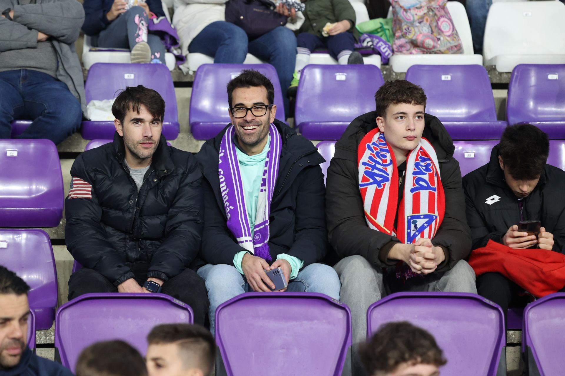 Búscate en la grada del estadio José Zorrilla (1/4)