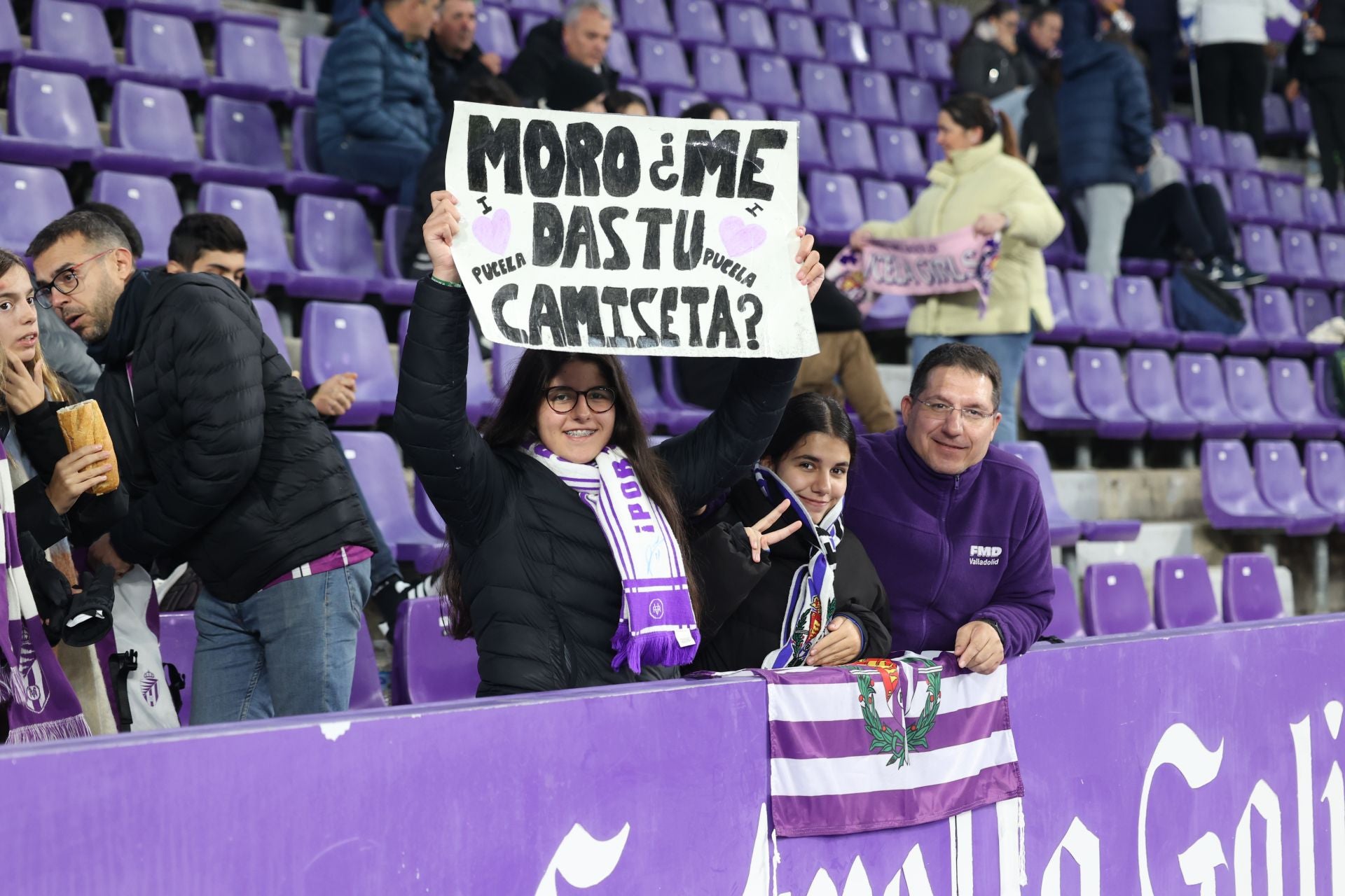 Búscate en la grada del estadio José Zorrilla (2/4)