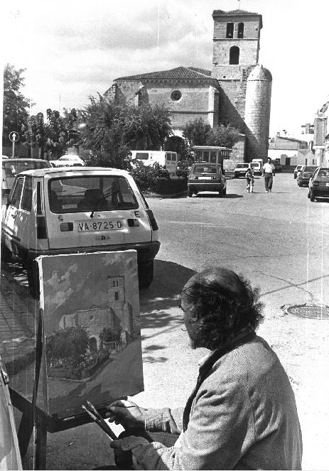 Un pintor dibuja la iglesia de Nuestra Señora de La Asunción. Septiembre de 1993.