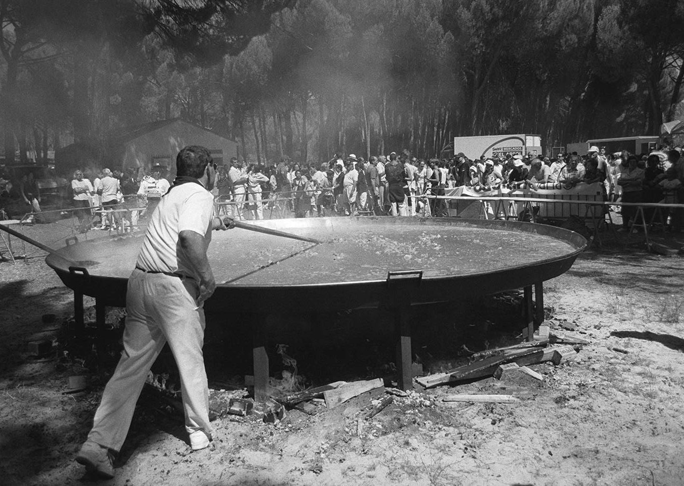 Paella gigante en las fiestas de Laguna de Duero de 1998.