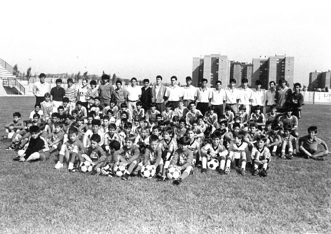 Plantilla y escuela del CD. Laguna el día de su presentación. 28 de agosto de 1988.