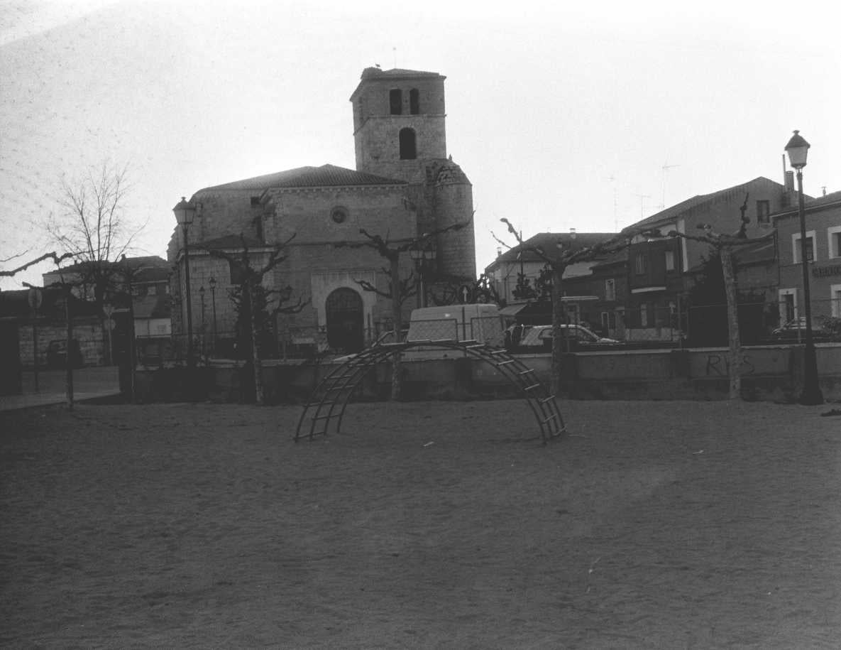 Parque infantil de la plaza de La Iglesia. 1995.