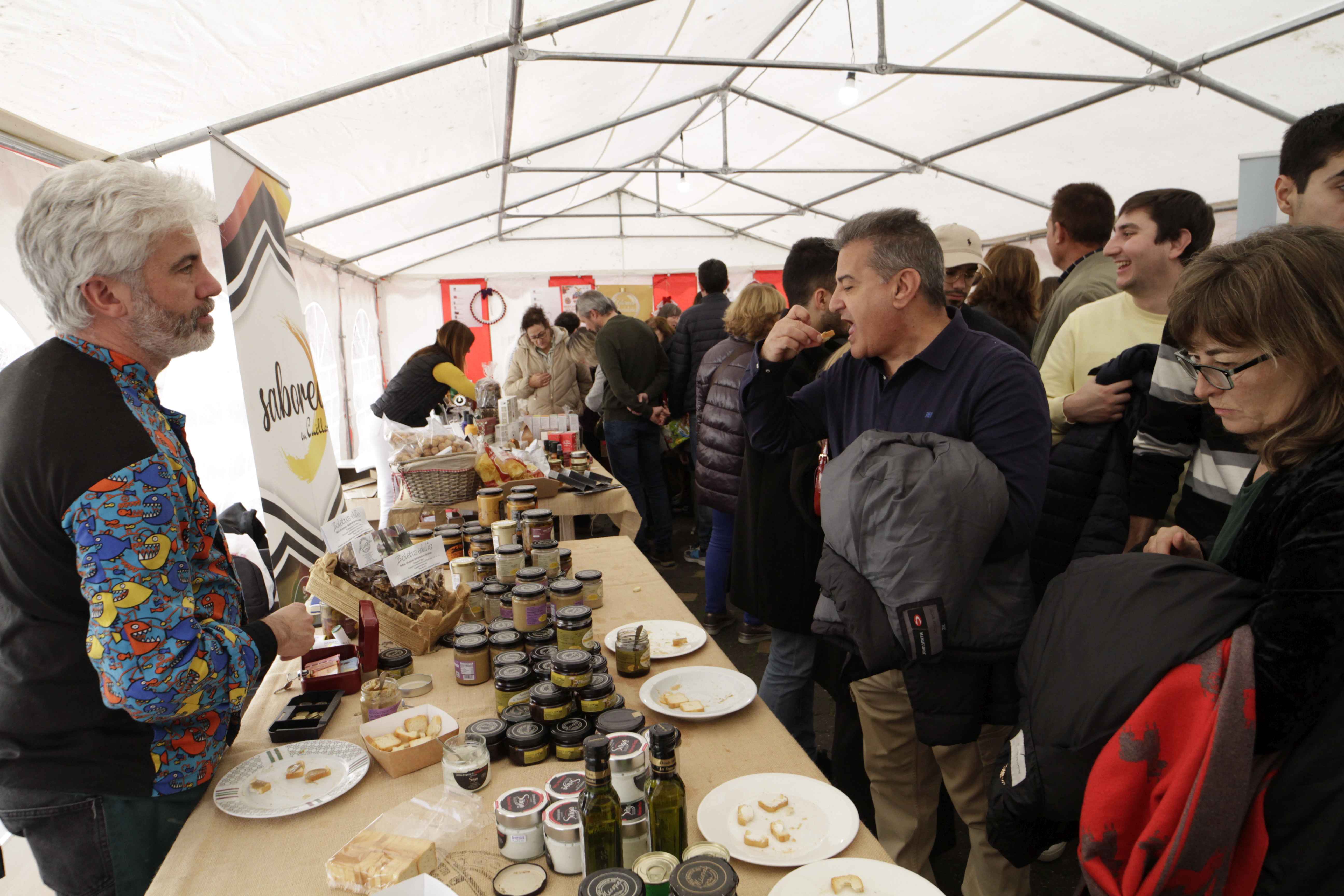 La IV Feria de la Trufa Negra de Cogeces del Monte, en imágenes