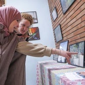 Una exposición de fotos se asoma a la vida cotidiana de 16 mujeres marroquíes de Pajarillos