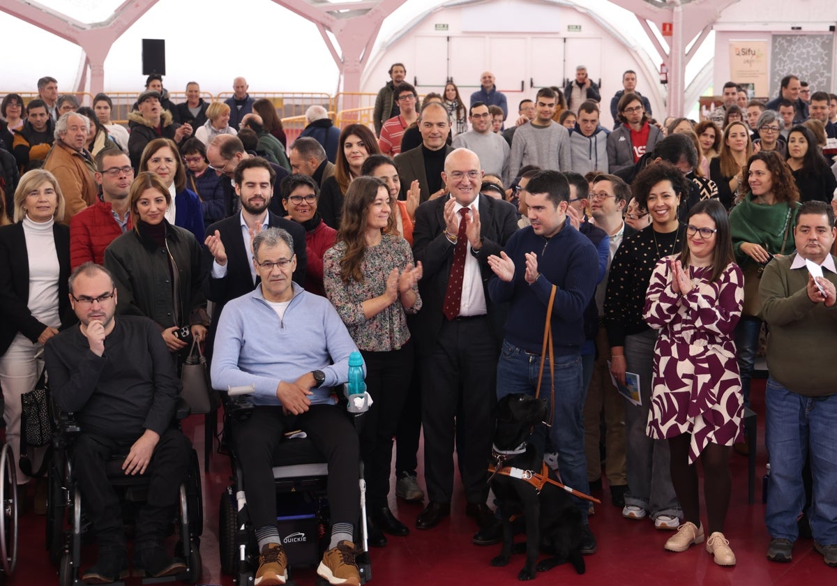 Inauguración de la Feria Social en el Día Internacional de las Personas con Discapacidad.