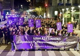 Pancarta de la Coordinadora de Mujeres con la que se abrió la manifestación del 25-N en Valladolid.