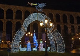 Luces de Navidad en la plaza Oriental.