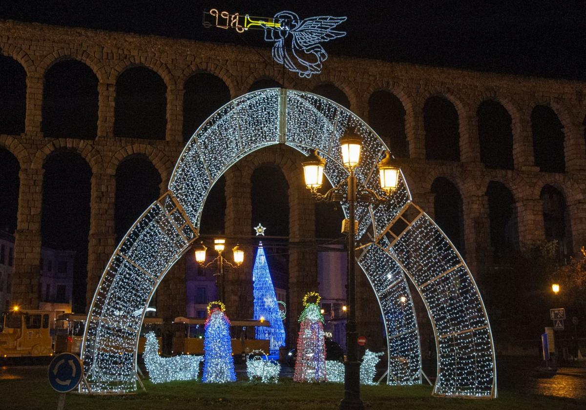 Luces de Navidad en la plaza Oriental.