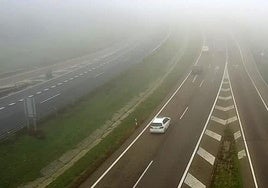 Niebla en la A-6 a la altura de Villardefrades.