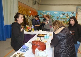 Mercado solidario de Torquemada, este sábado.