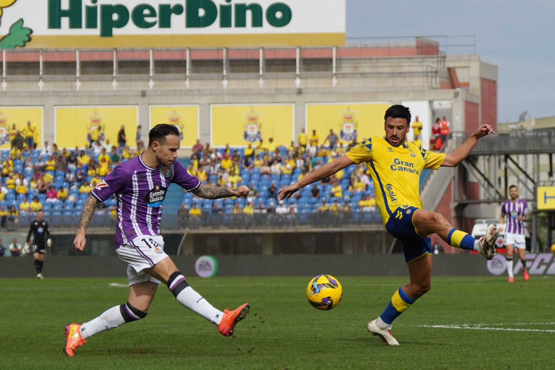 Las imágenes del partido entre Las Palmas y el Real Valladolid