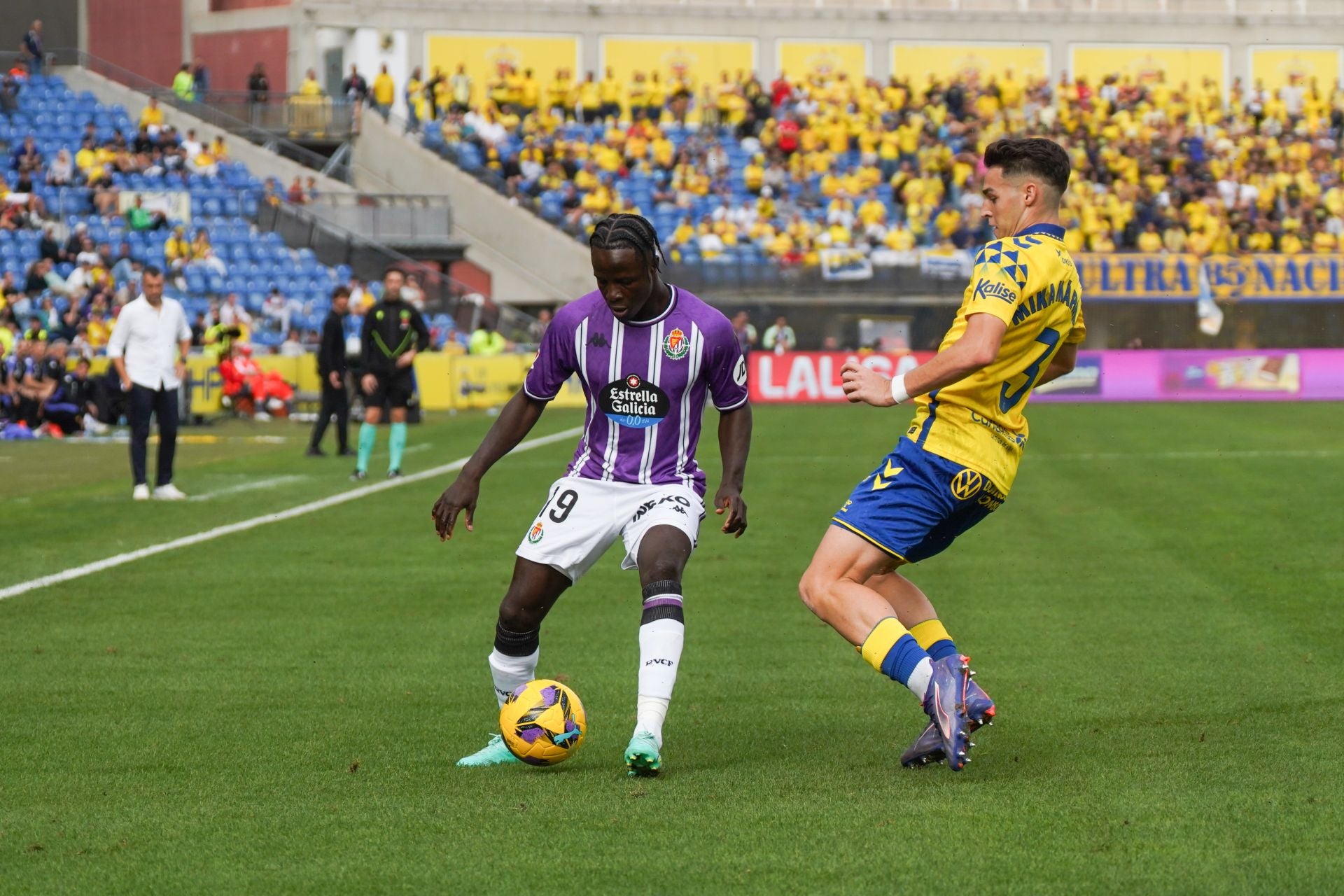 Las imágenes del partido entre Las Palmas y el Real Valladolid