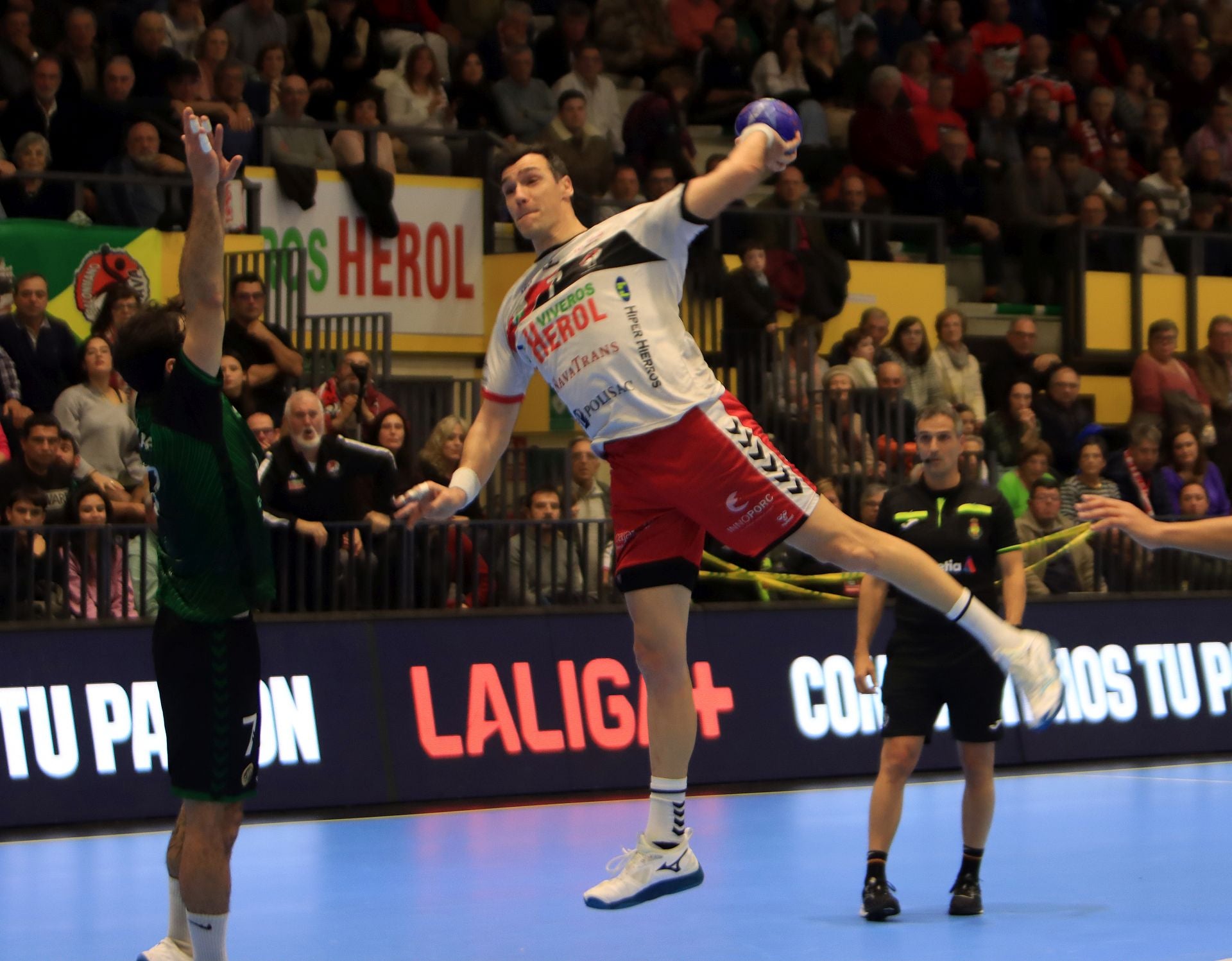 Fotos de la derrota del Balonmano Nava