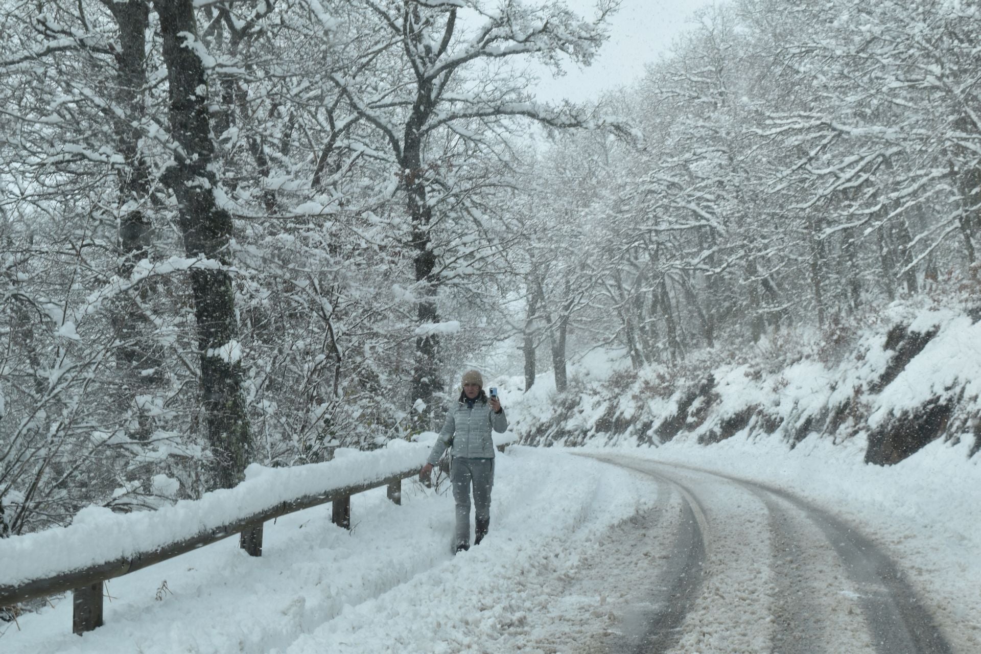 La nieve, perfecta aliada en un día festivo en la Montaña Palentina