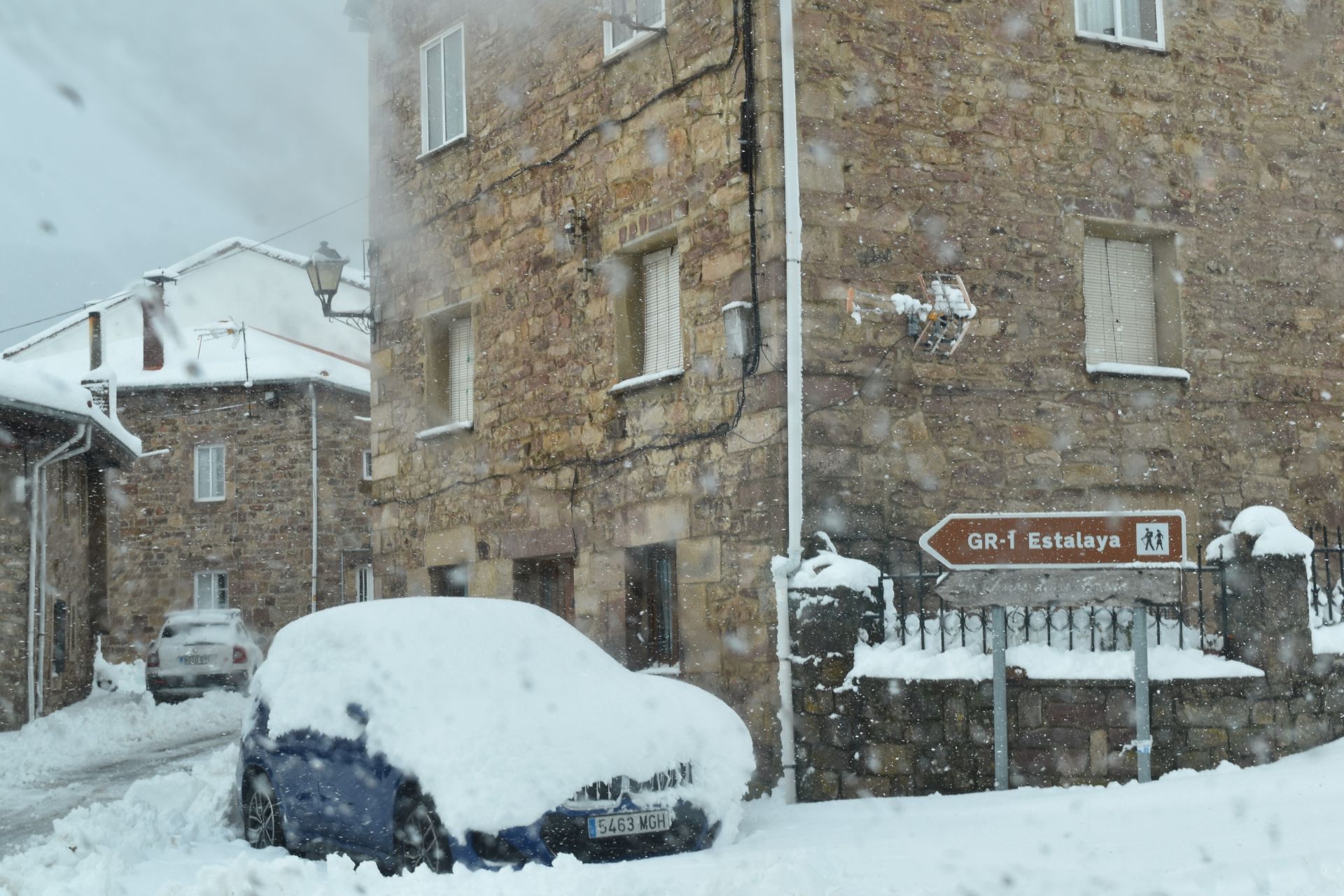La nieve, perfecta aliada en un día festivo en la Montaña Palentina