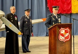 El coronel José María Santé, durante el acto de la patrona celebrado en la base aérea.