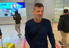 Diego Cocca, este miércoles tras su llegada al aeropuerto Adolfo Suárez-Madrid-Barajas