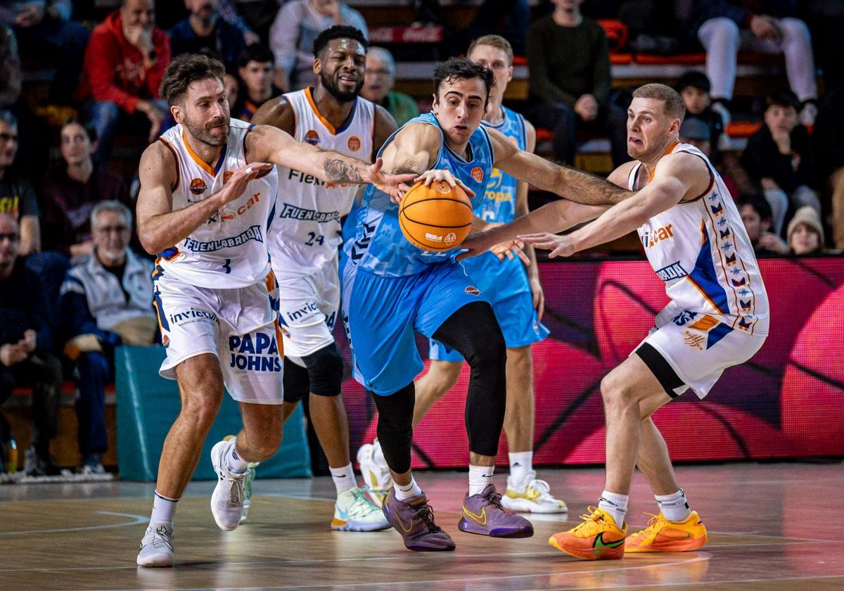 Juampi Vaulet, en un acción del partido ante el Fuenlabrada.