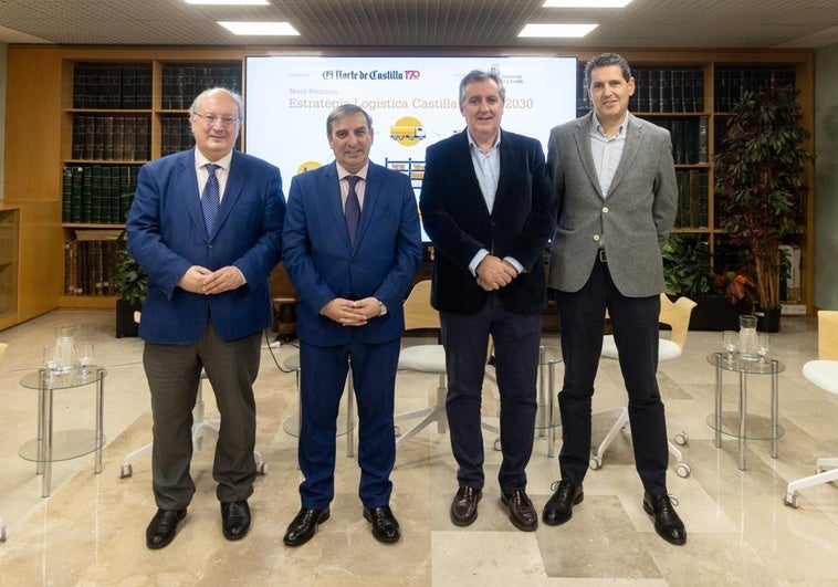 Enrique Cabero (presidente de CES), José Luis Sanz Merino (consejero de Movilidad y Transformación Digital de la Junta de Castilla y León), Fernando Hernanz (vicepresidente de Cotracyl) y Fernando Pérez (presidente de CyLoG).