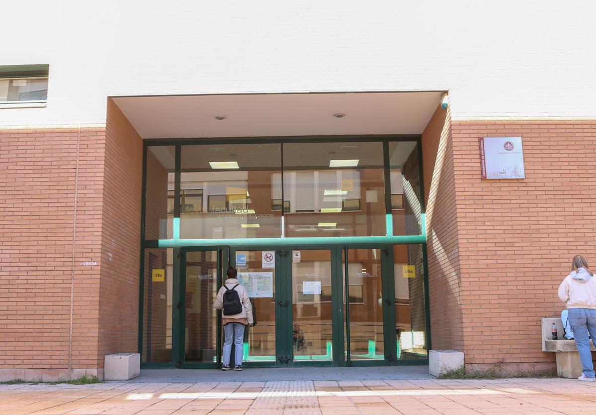 Imagen de archivo de la Facultad de Educación, una de las sedes para los exámenes.