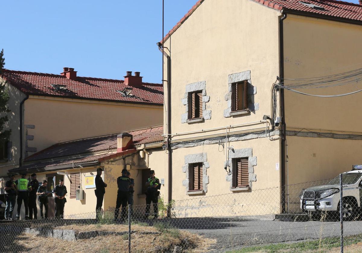 Agentes de la Guardia Civil en San Rafael.