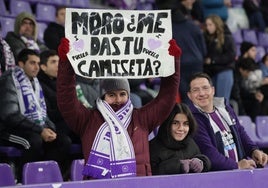 Búscate en la grada del estadio José Zorrilla (1/4)