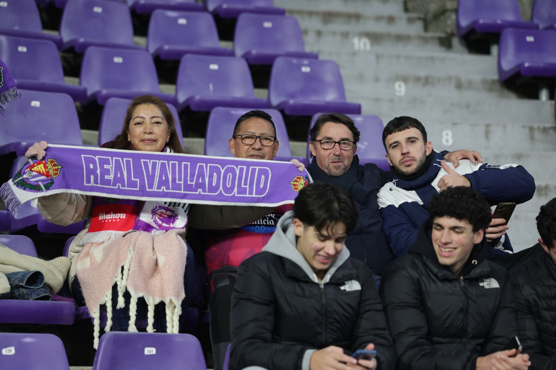 Búscate en la grada del estadio José Zorrilla (2/4)