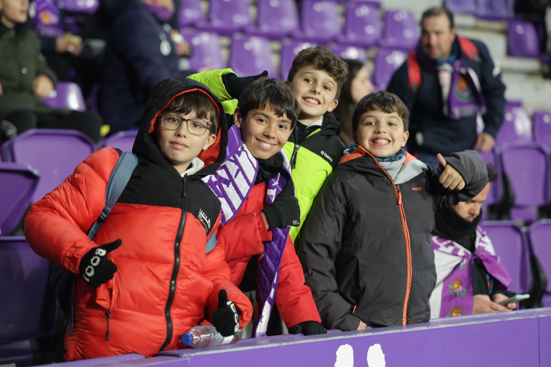 Búscate en la grada del estadio José Zorrilla (2/4)