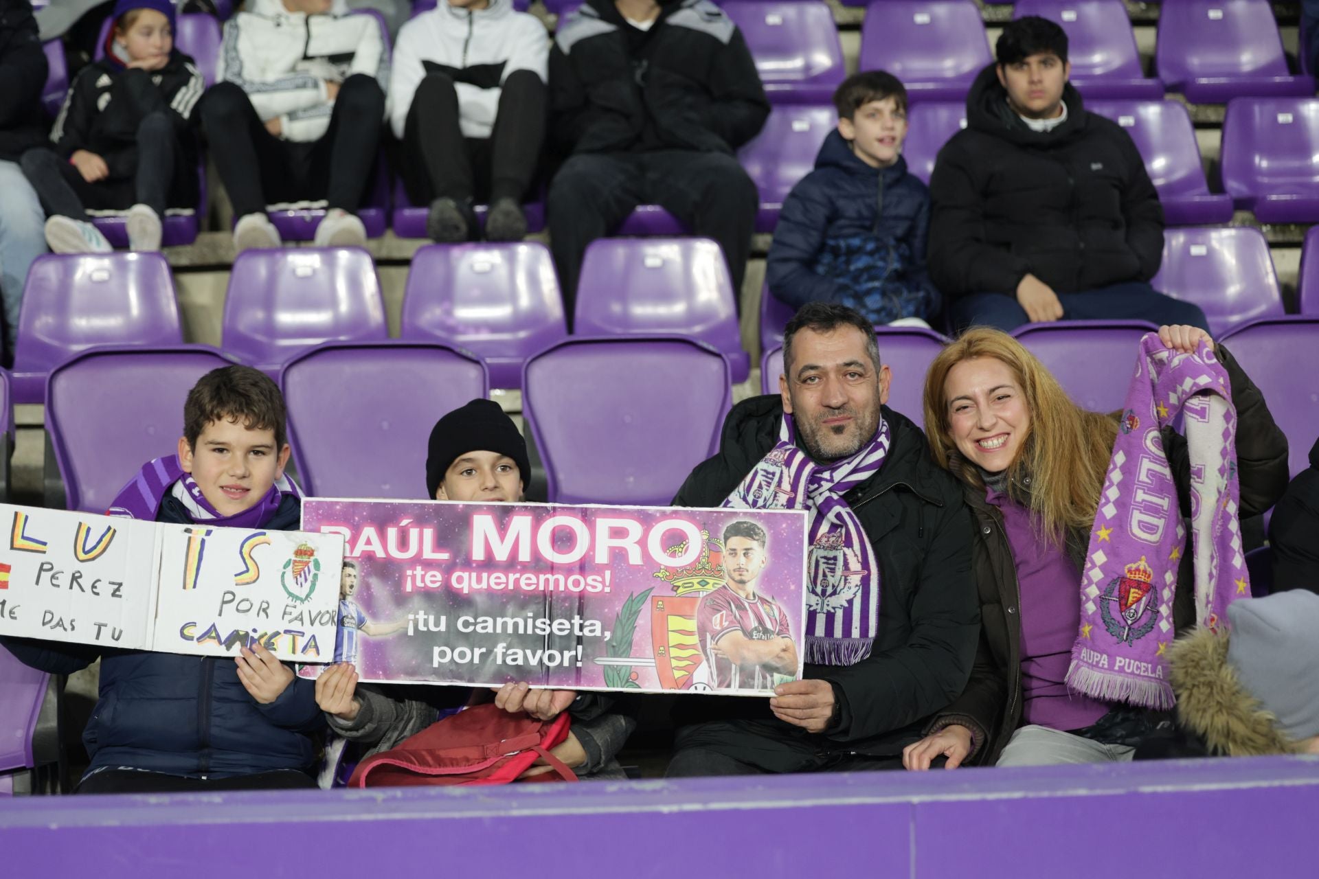 Búscate en la grada del estadio José Zorrilla (2/4)