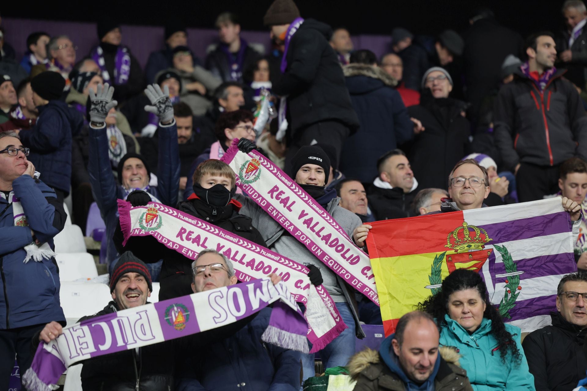 Búscate en la grada del estadio José Zorrilla (3/4)