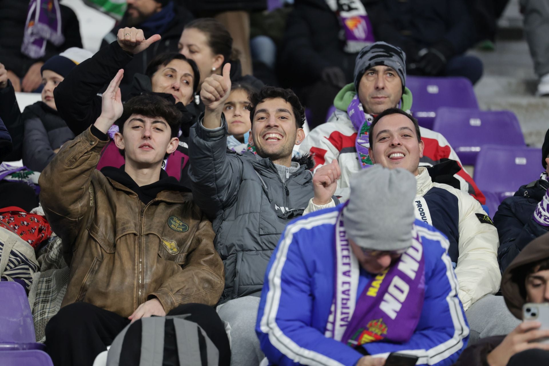 Búscate en la grada del estadio José Zorrilla (3/4)