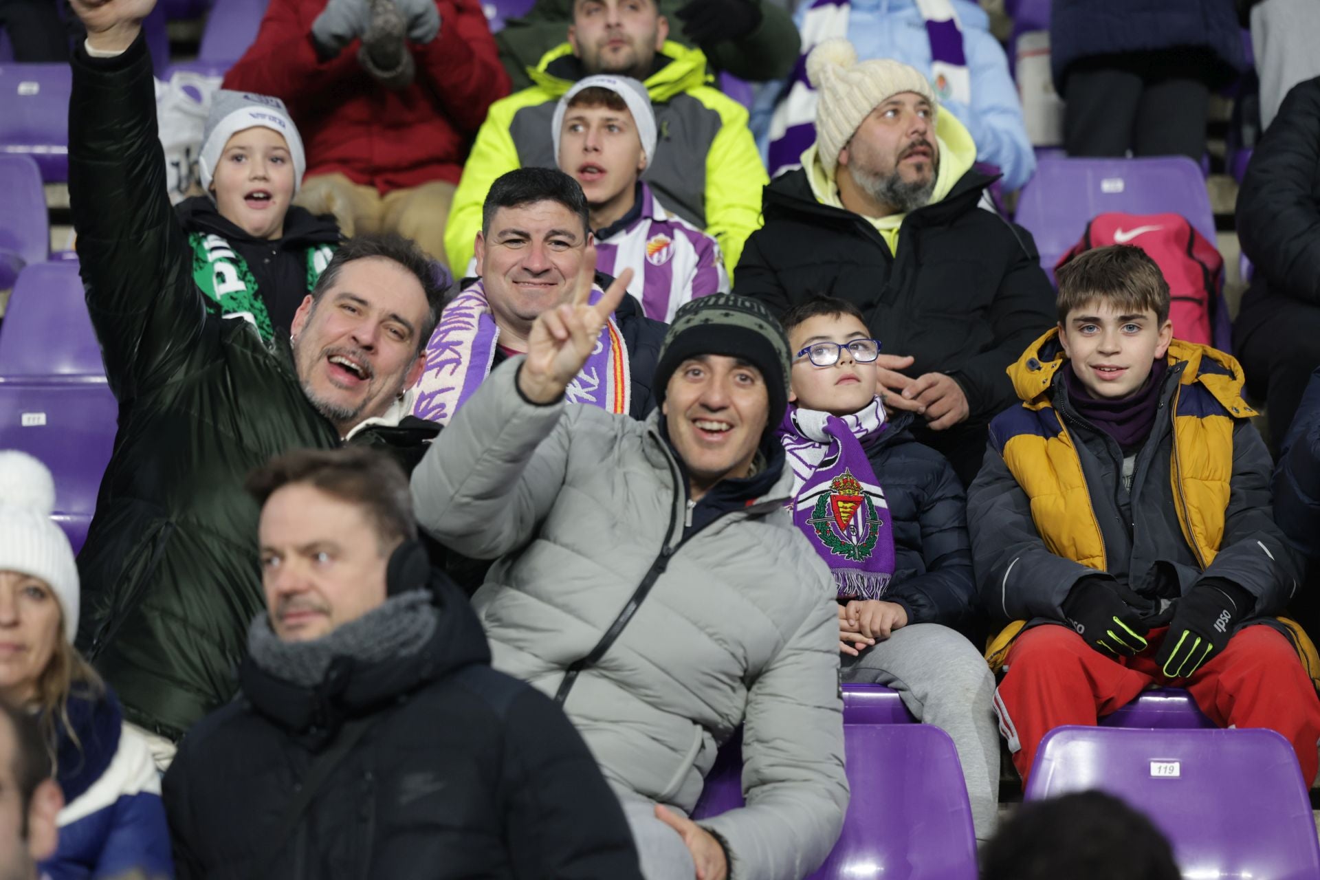 Búscate en la grada del estadio José Zorrilla (3/4)