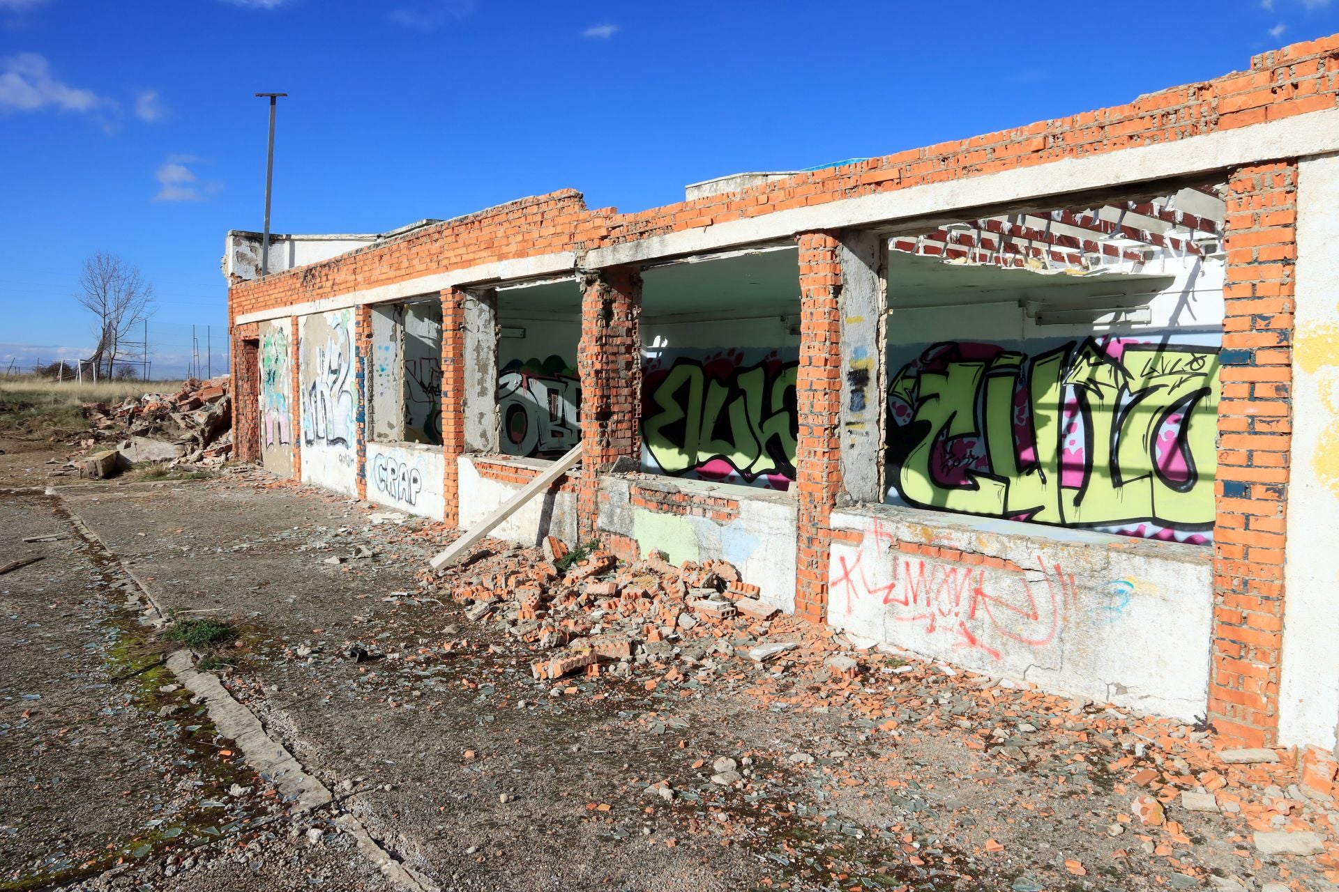 Fotografías del derribo del colegio Saint Michael