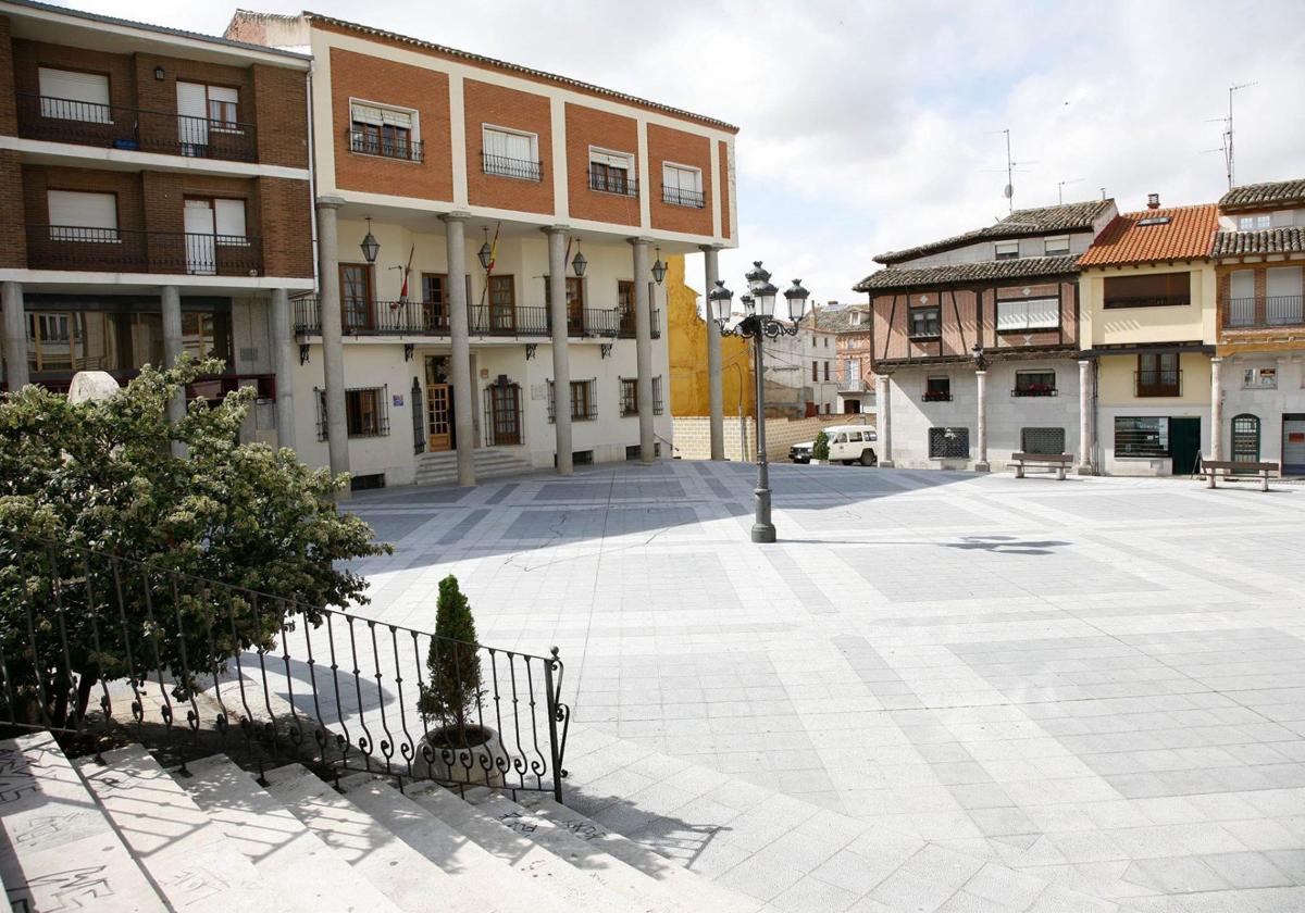 Imagen de archivo de la Plaza del Ayuntamiento de Baltanás.